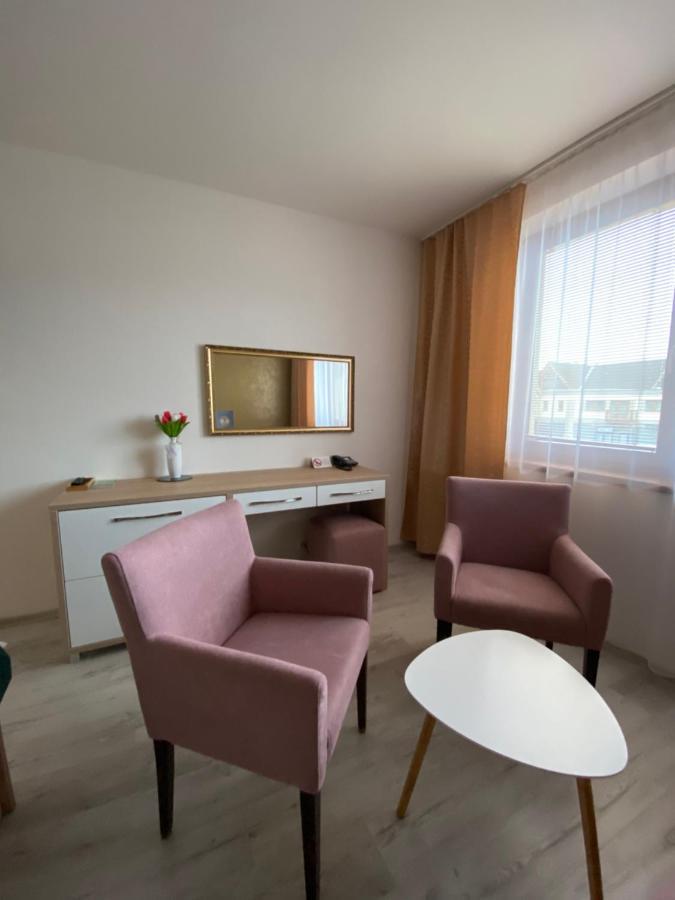 Besenova Apartman Diamant Buitenkant foto