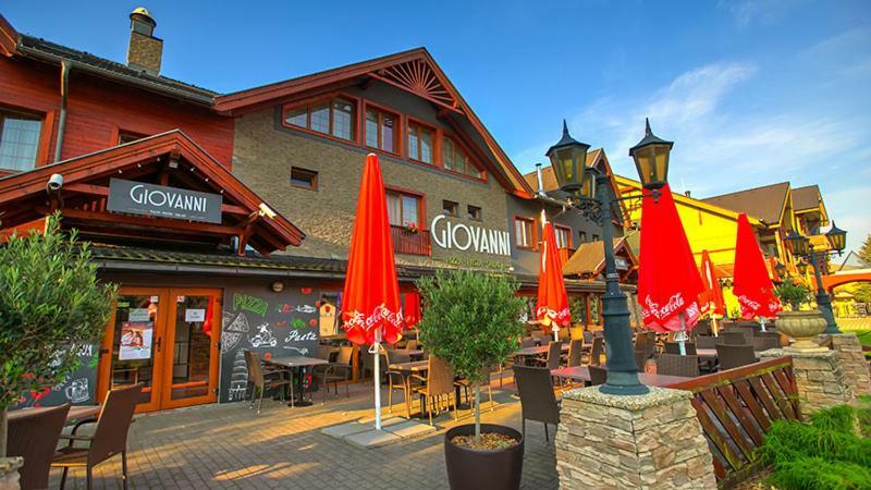 Besenova Apartman Diamant Buitenkant foto